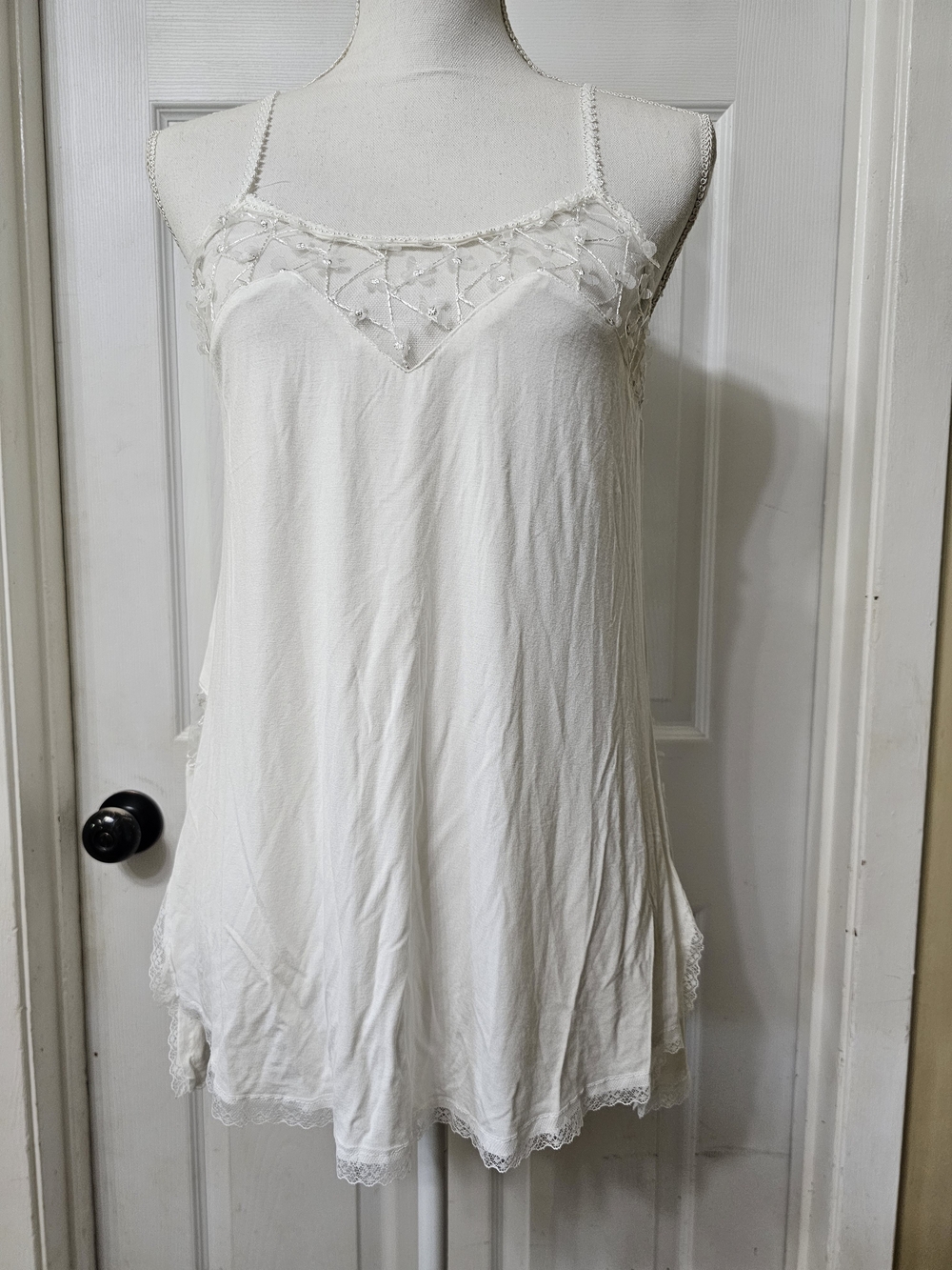 POL White Lace Trim Tank Top